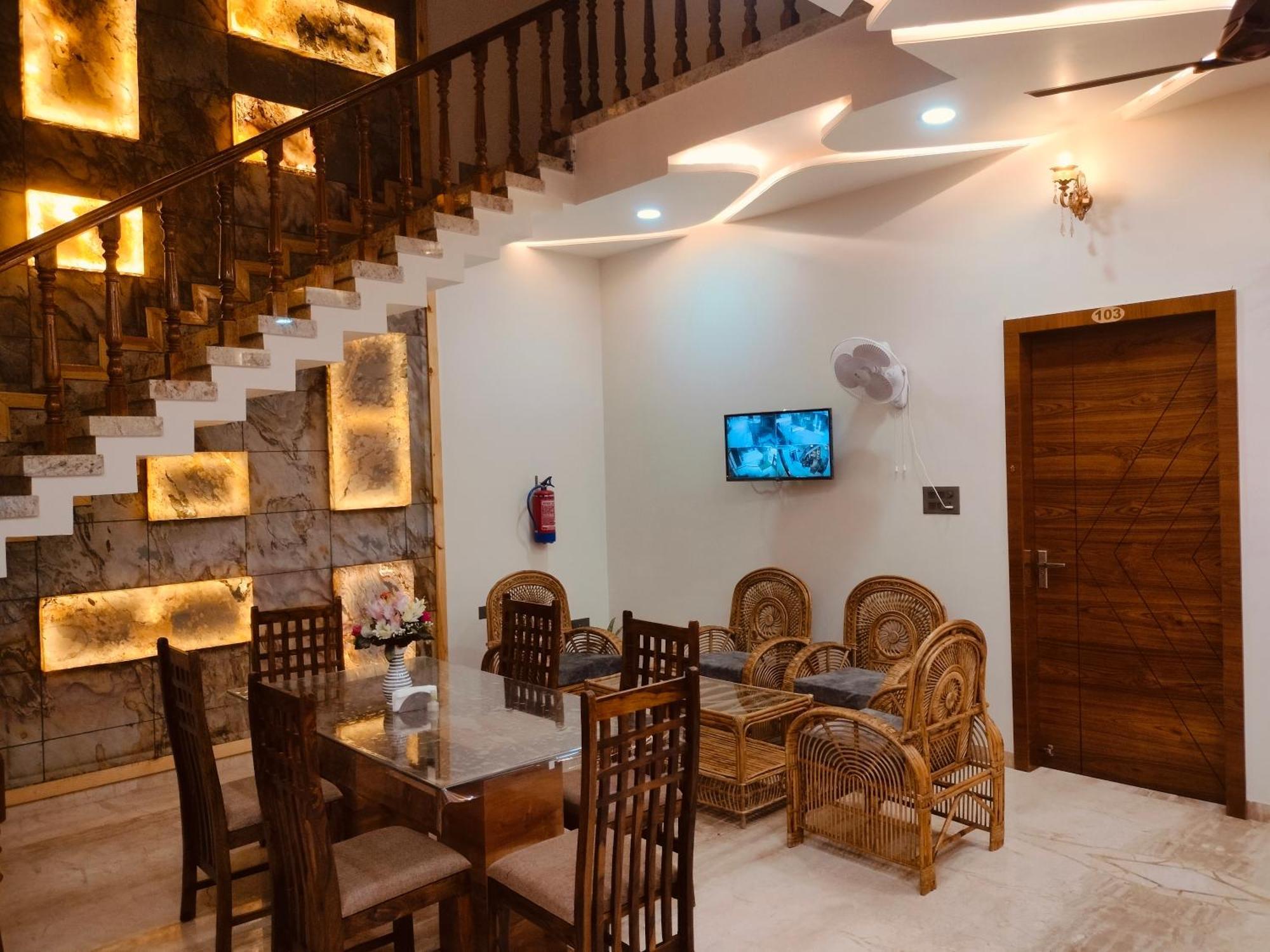 Amritam Palace A Luxury Ac Home Stay Ringas Eksteriør billede
