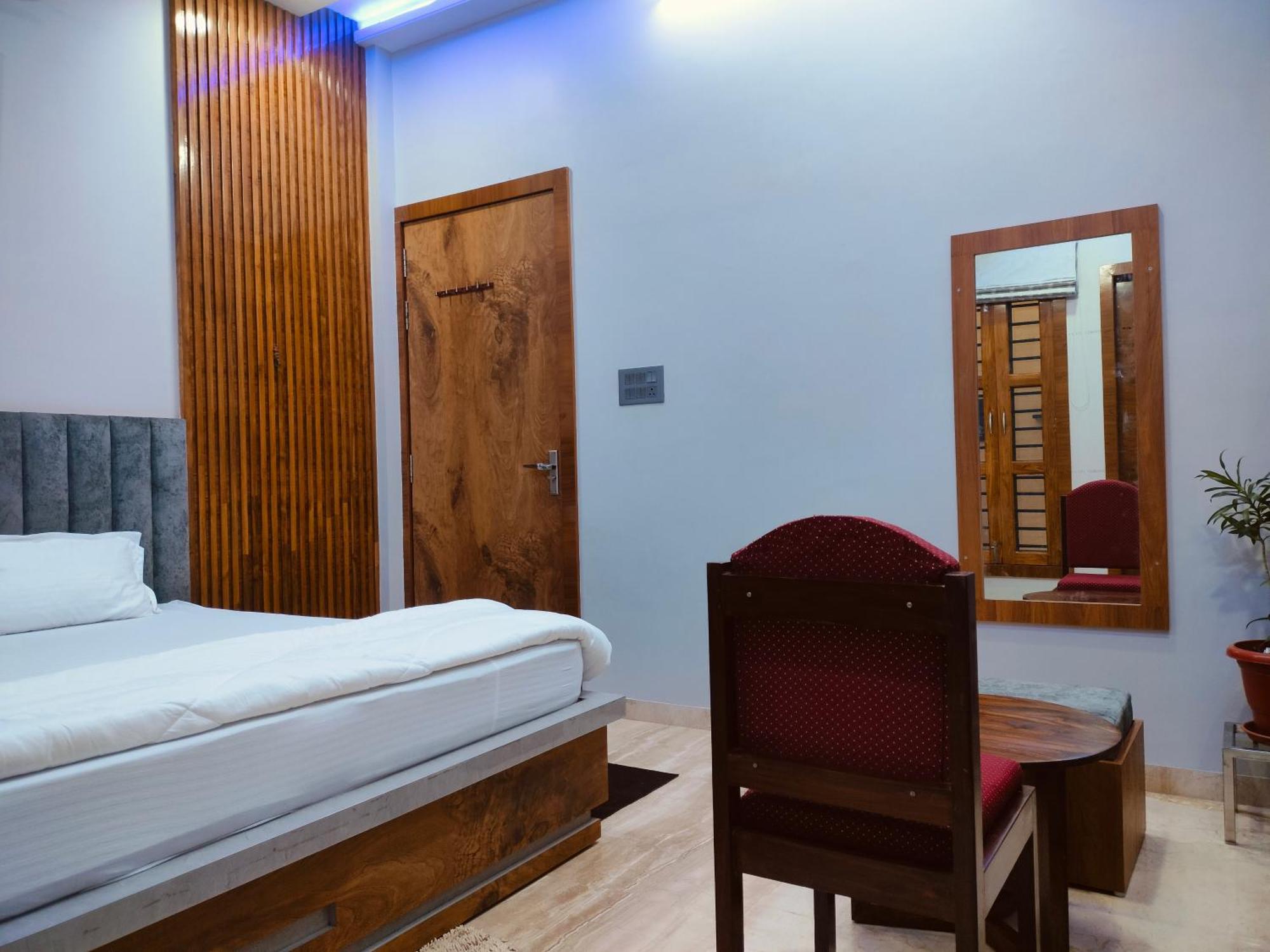 Amritam Palace A Luxury Ac Home Stay Ringas Eksteriør billede